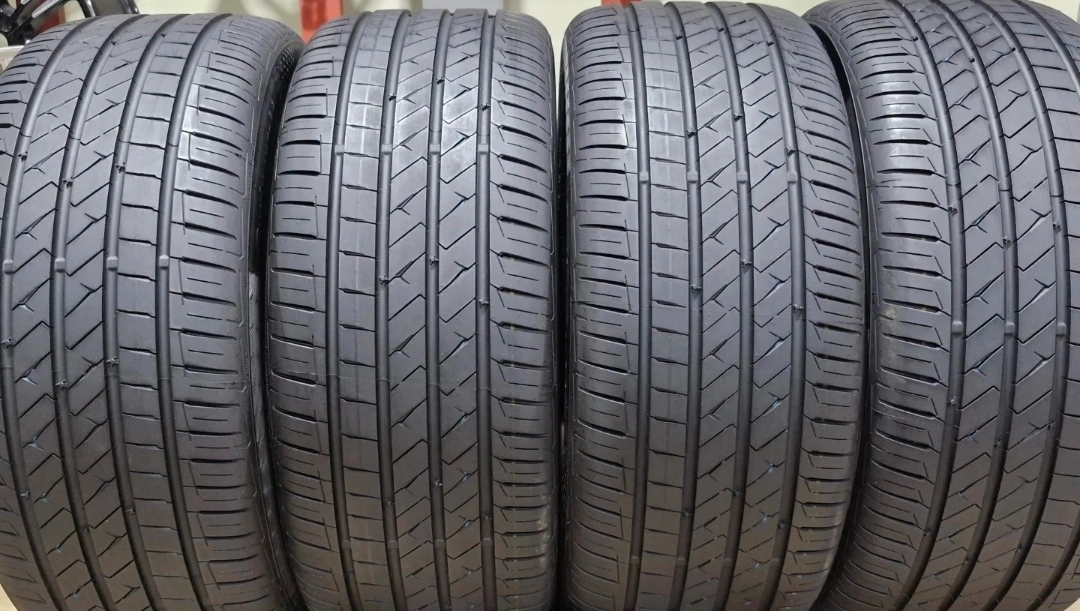 독일 기술력으로 만들어진 콘티넨탈 타이어를 만나보세요.TechContact TC Gold 모델로 245/45R18 이미지