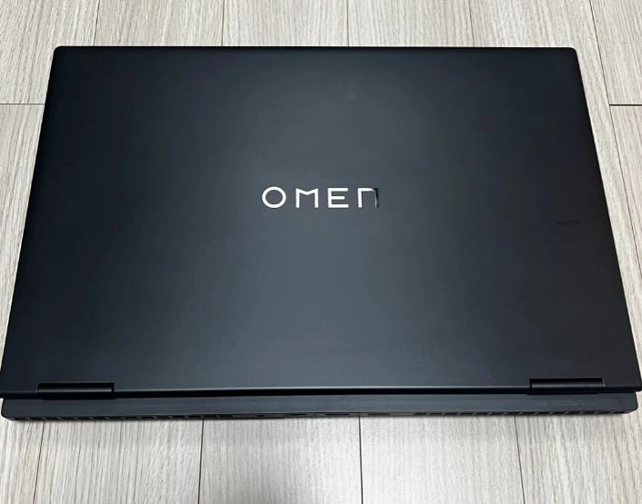 HP OMEN 16 RTX4060 / i5-13500HX / RAM 32GB / 실사용 적음 - 안심되는 중고거래