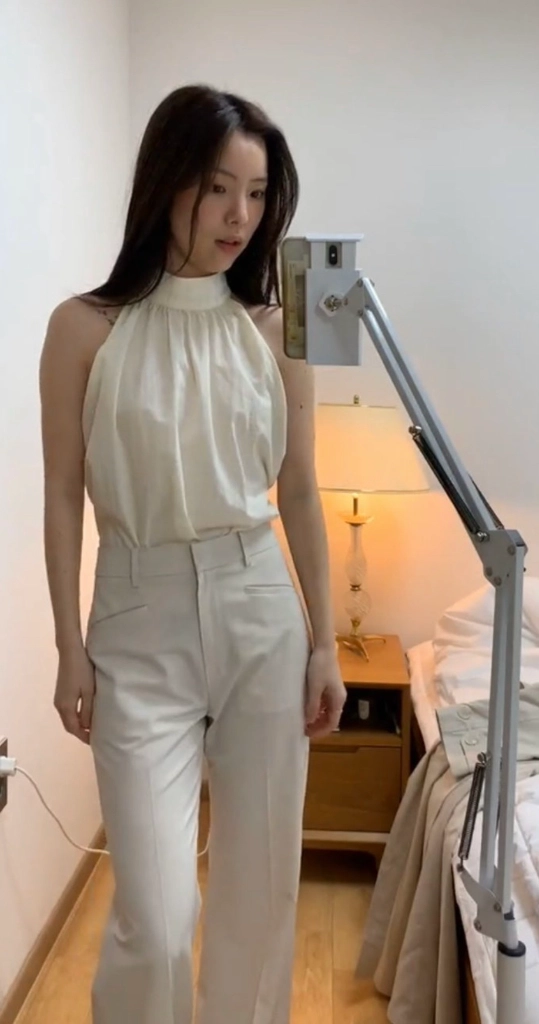 르에(LEA) 슬랙스 이미지