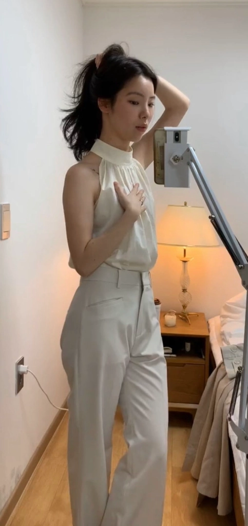 르에(LEA) 슬랙스 이미지