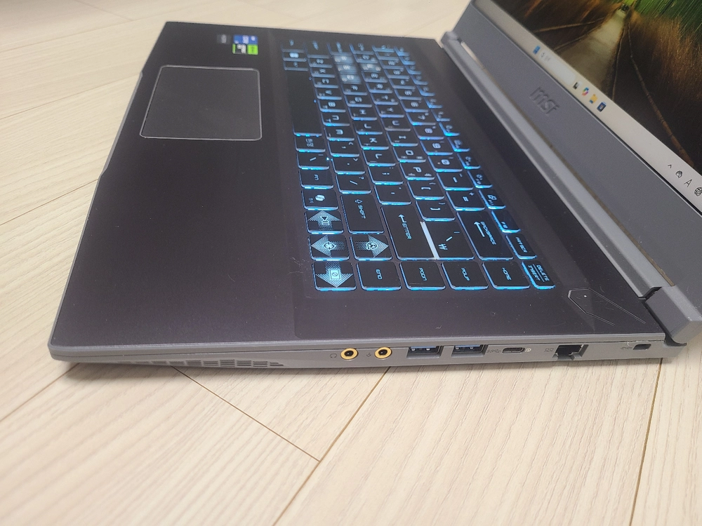 급쳐 15인치 RTX4050 게이밍노트북 이미지