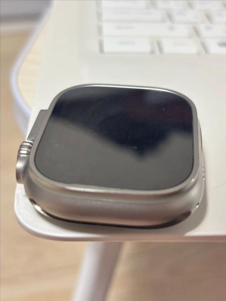 애플워치 울트라2세대 49mm 티타늄 이미지