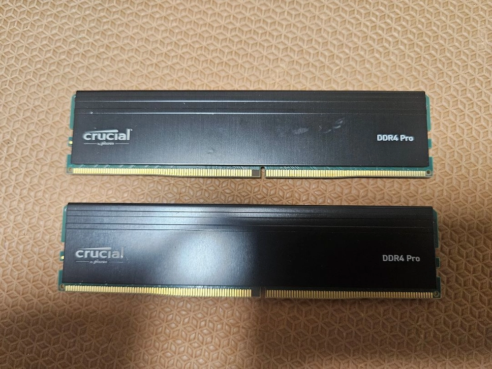 CRUCIAL DDR4 3200 64GB (32GBX2) 팝니다 이미지