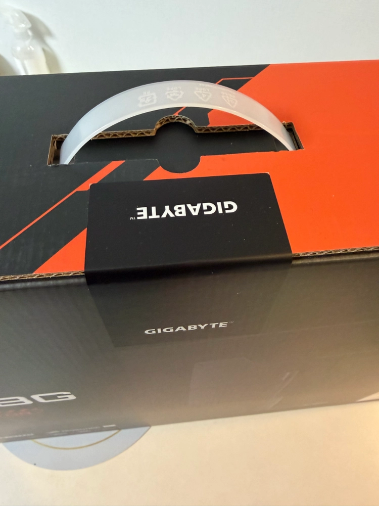 기가바이트 27인치 OLED 모니터 MO27Q28G 미개봉 판매합니다 이미지