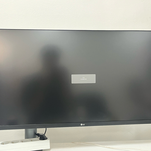 LG 32un880 모니터 팝니다. 이미지