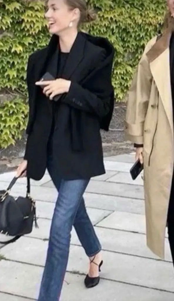 띠어리블랙자켓 이미지