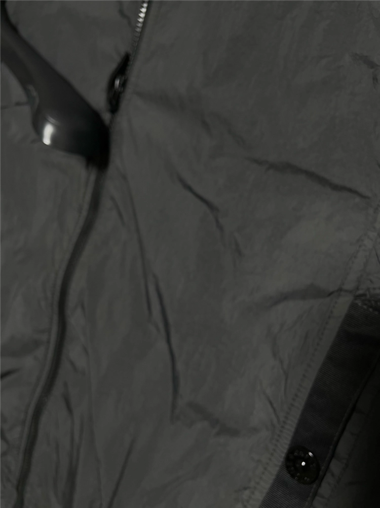 [xxl] 25ss 스톤아일랜드 크링클랩스 바람막이 자켓 차콜 이미지