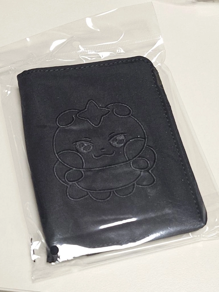 에이티즈 산 여권 케이스 이미지
