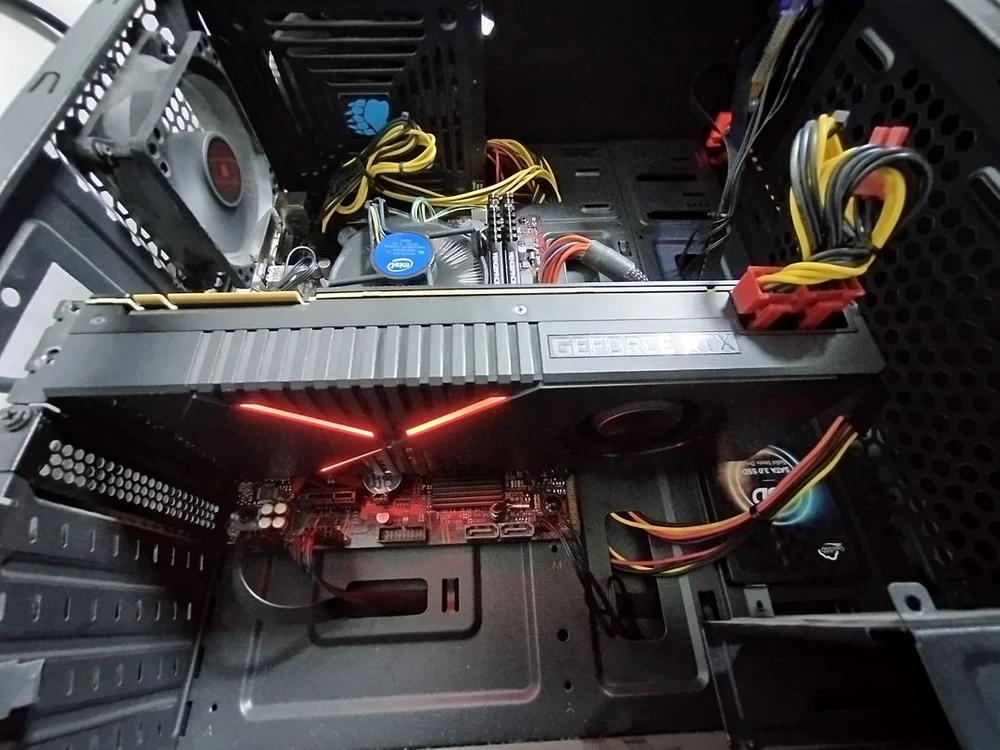 고성능 게이밍을 위한 NVIDIA GeForce RTX2080 그래픽카드 전주시 이미지
