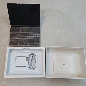 gpd winmax2 2024 8840u 64g 2tb 이미지