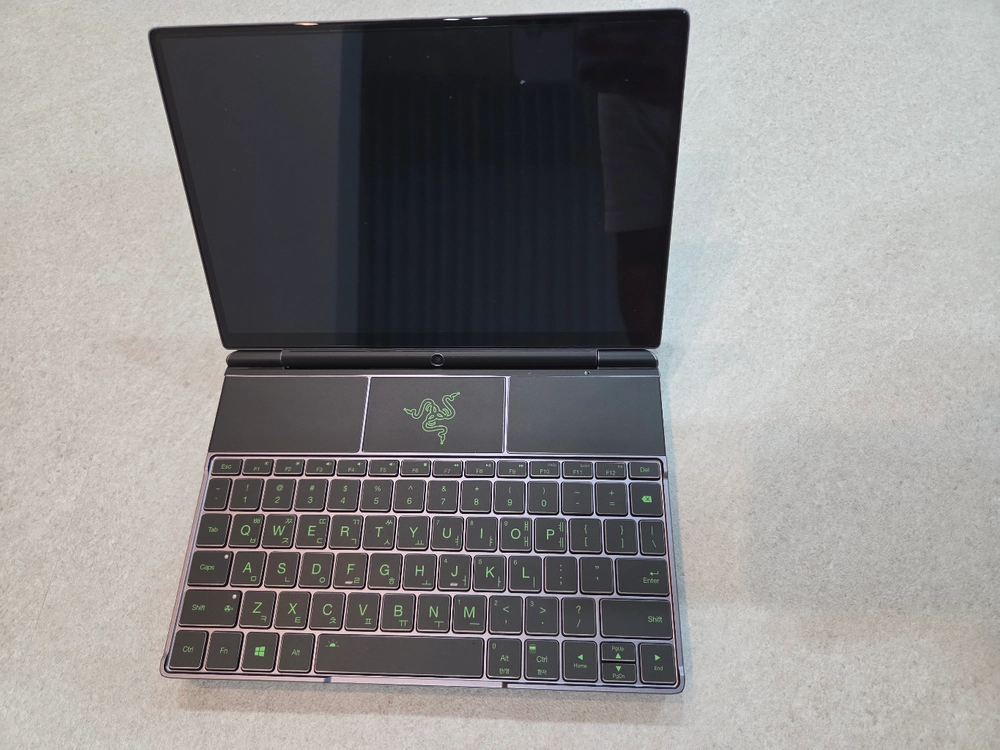 gpd winmax2 2024 8840u 64g 2tb 이미지