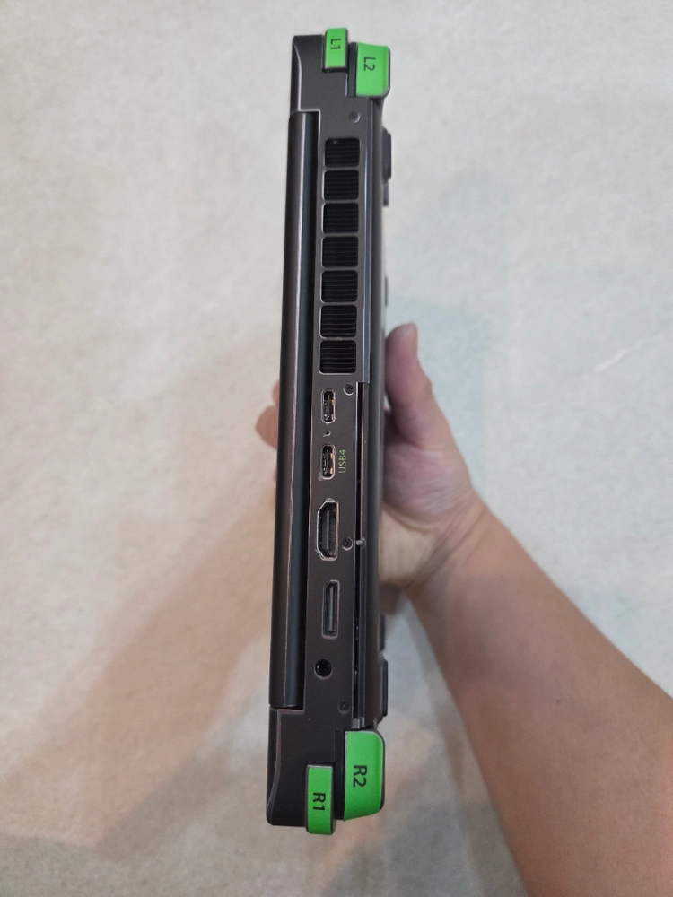 gpd winmax2 2024 8840u 64g 2tb 이미지