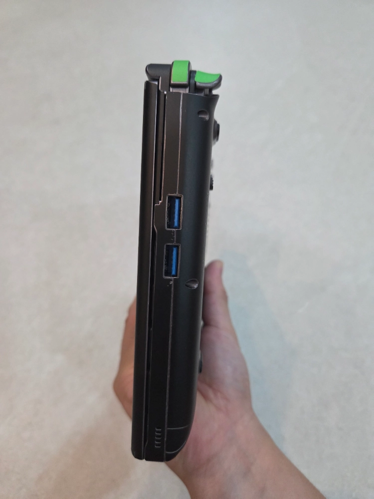 gpd winmax2 2024 8840u 64g 2tb 이미지
