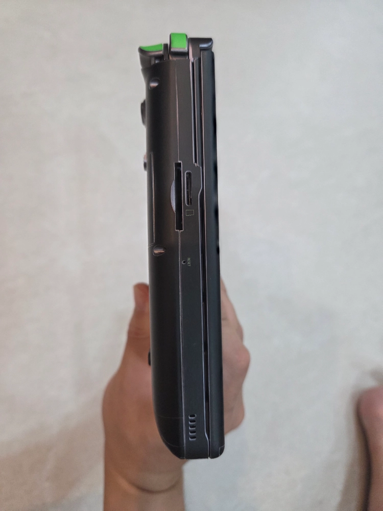gpd winmax2 2024 8840u 64g 2tb 이미지