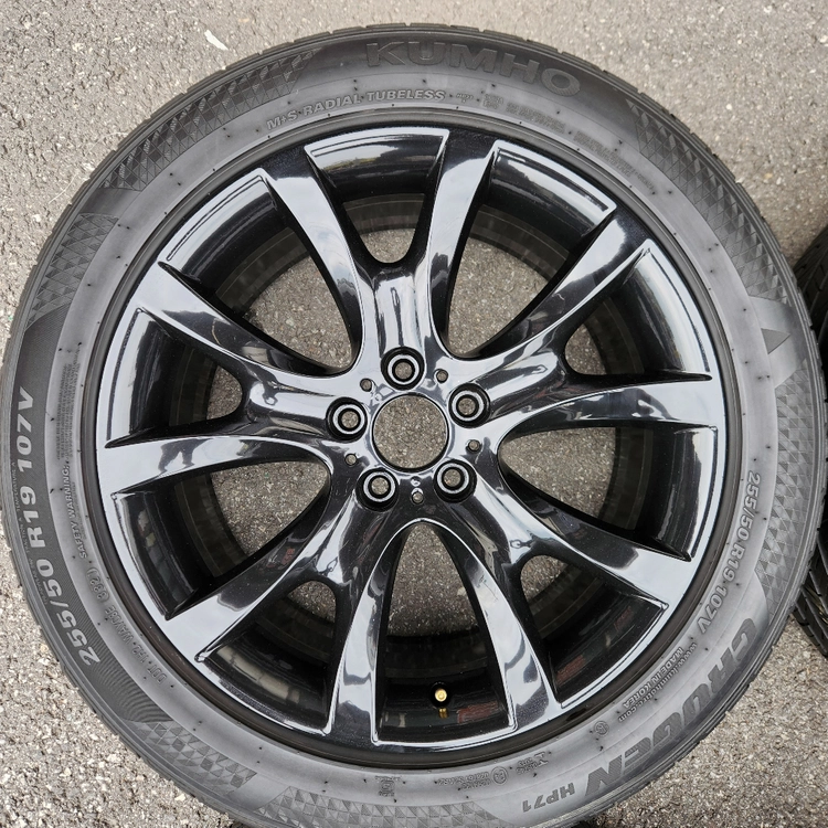 BMW X6 E71 E바디 19인치 휠 타이어 세트 판매합니다. 이미지