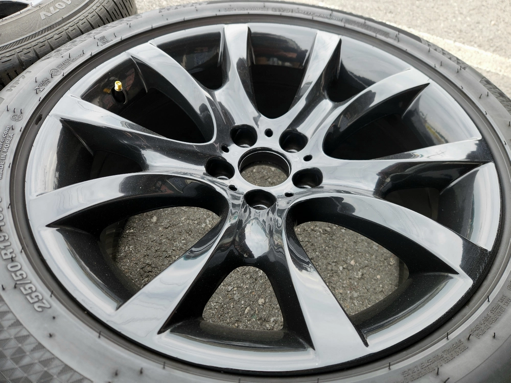 BMW X6 E71 E바디 19인치 휠 타이어 세트 판매합니다. 이미지