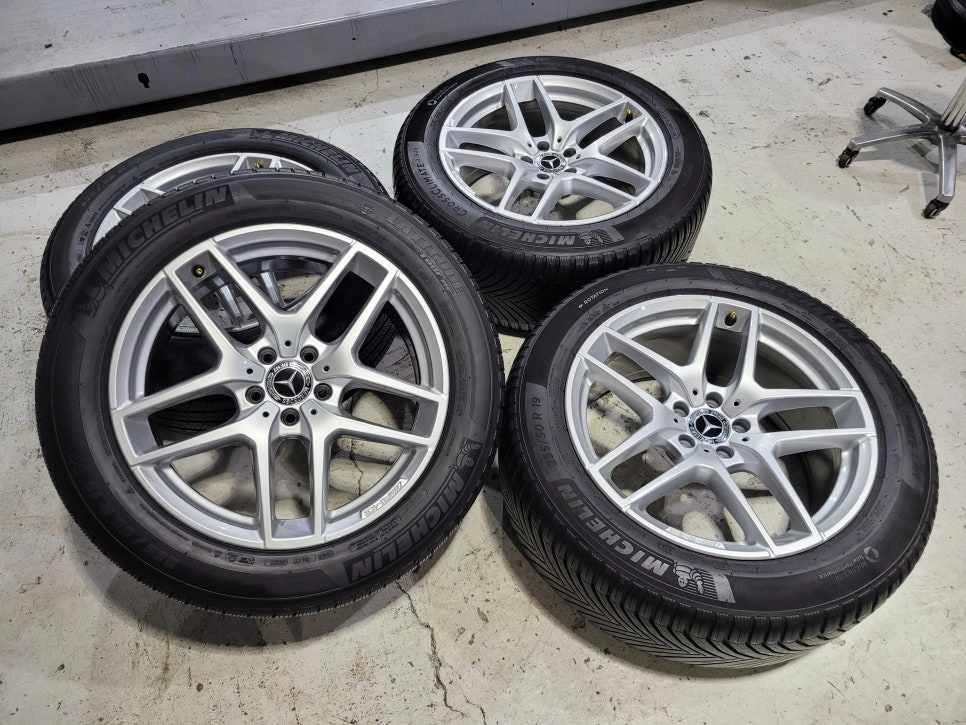 벤츠GLC AMG 19인치 순정품휠타이어 한대분 이미지
