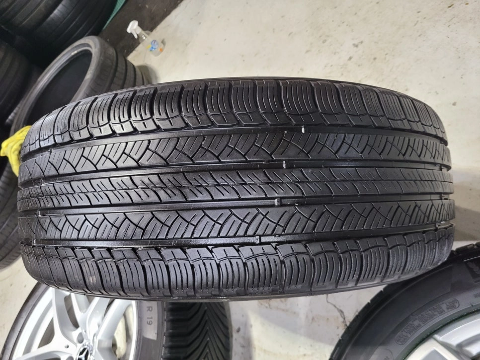 벤츠GLC AMG 19인치 순정품휠타이어 한대분 이미지