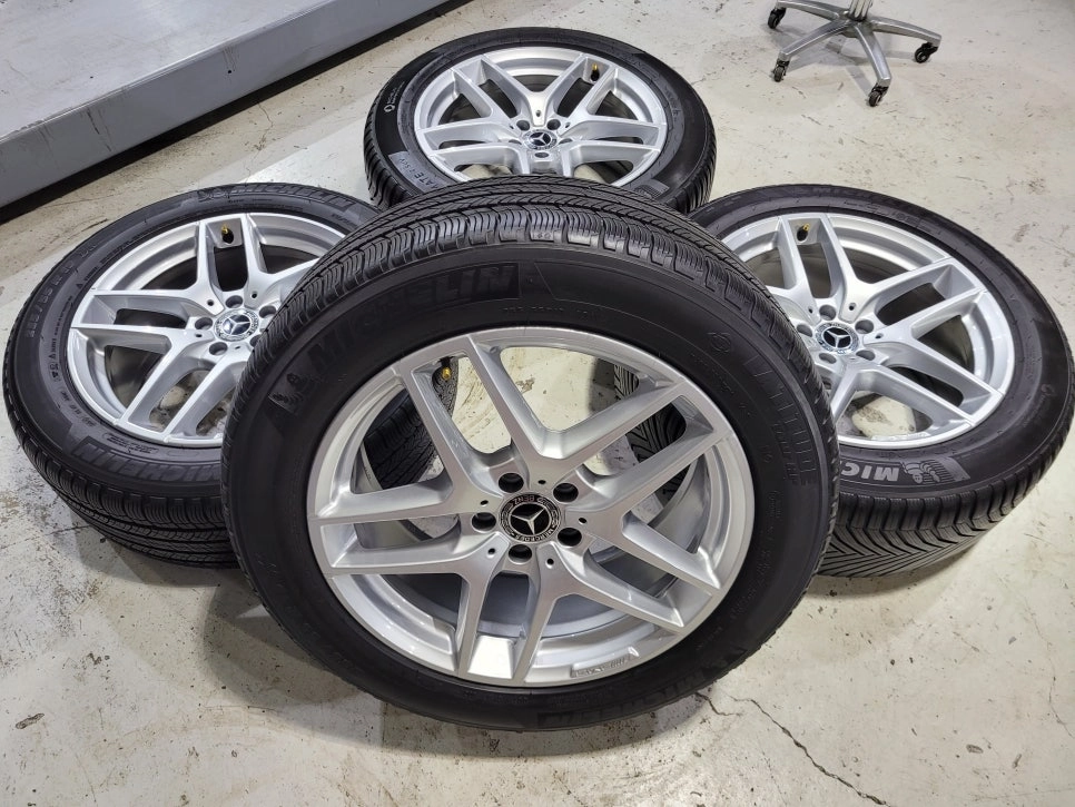 벤츠GLC AMG 19인치 순정품휠타이어 한대분 이미지