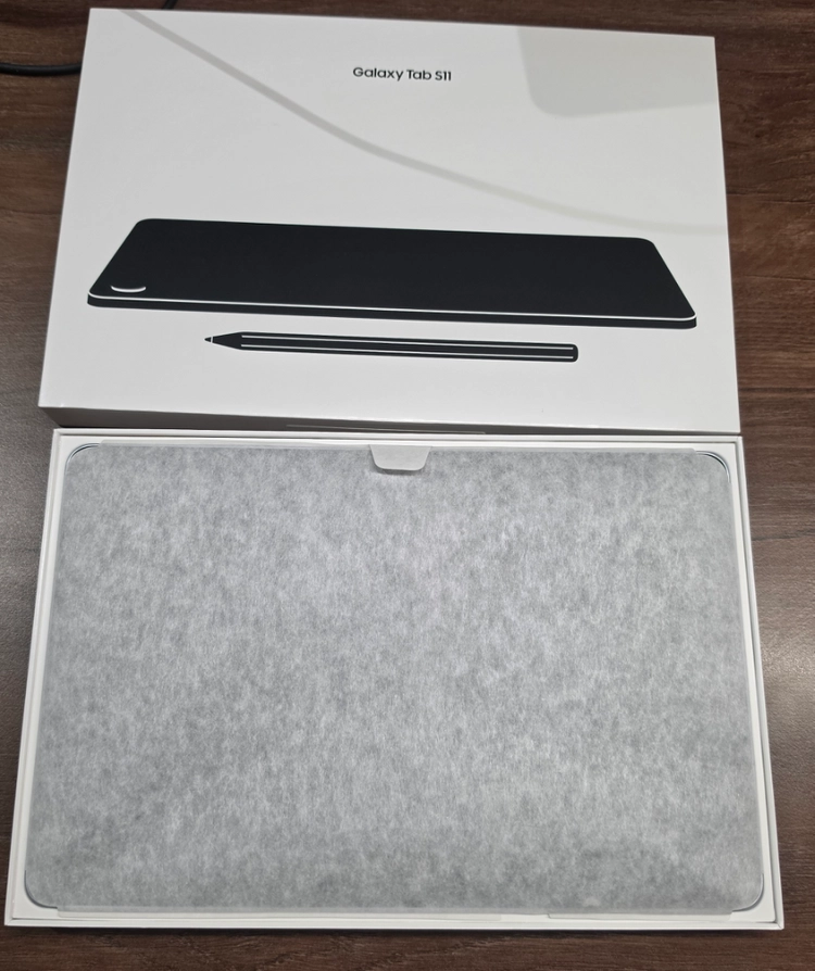 갤럭시탭s11 새상품(개봉만함) 최신제품+케이스도 같이드려요 128gb wifi용 이미지