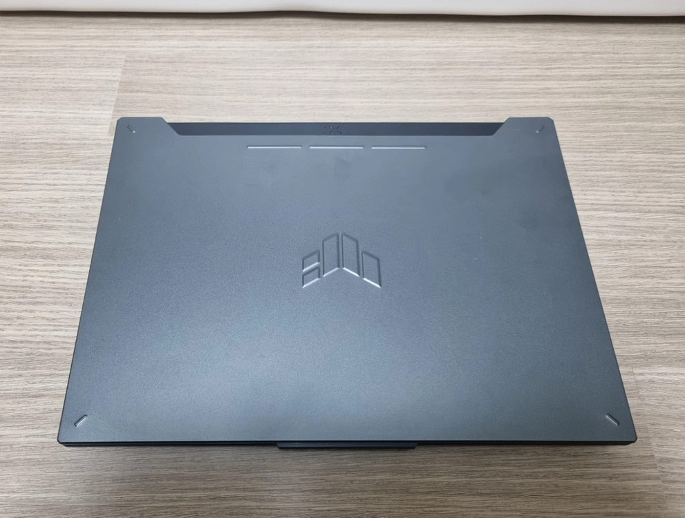 ASUS TUF A15 게이밍 노트북 (Ryzen7 8845HS / 4060 / 32GB / 1TB) 이미지