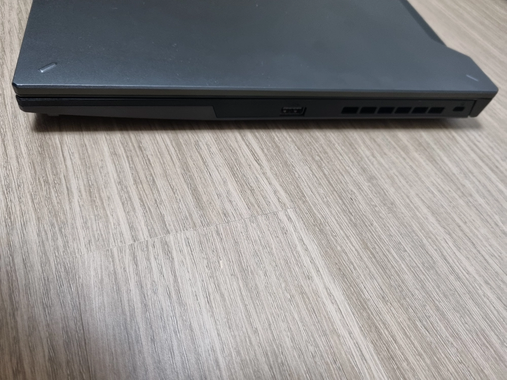 ASUS TUF A15 게이밍 노트북 (Ryzen7 8845HS / 4060 / 32GB / 1TB) 이미지