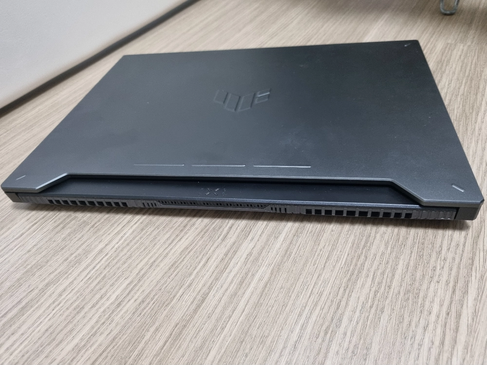 ASUS TUF A15 게이밍 노트북 (Ryzen7 8845HS / 4060 / 32GB / 1TB) 이미지