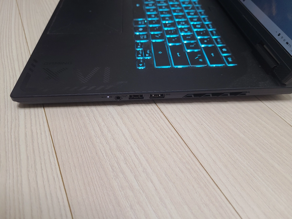급쳐 16인치 RTX4050 게이밍노트북팝니다 이미지