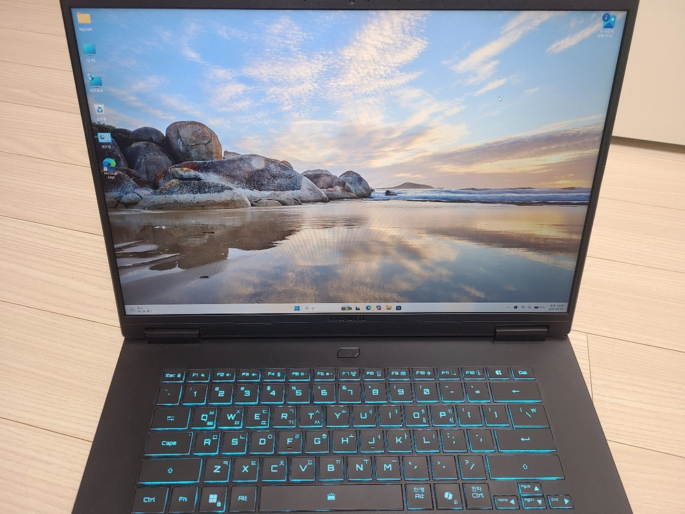 급쳐 16인치 RTX4050 게이밍노트북팝니다 이미지