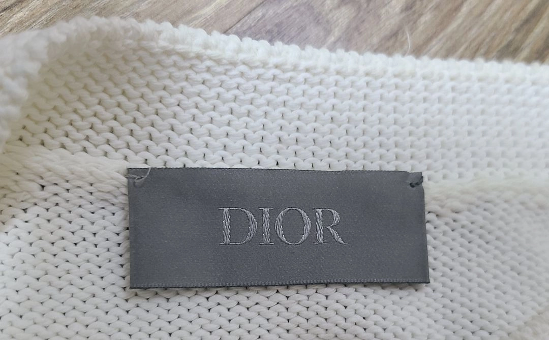 디올 니트 애니멀 반팔티 맨투맨자켓패딩루이비통프라다디올셀린느톰브라운몽클레어스톤아일랜드에르메스준지 이미지