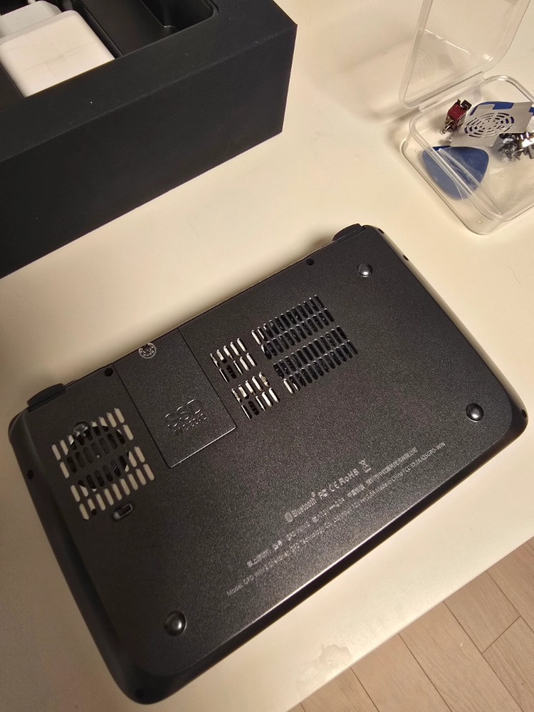 gpd win2 8100y 트레센츠512 이미지