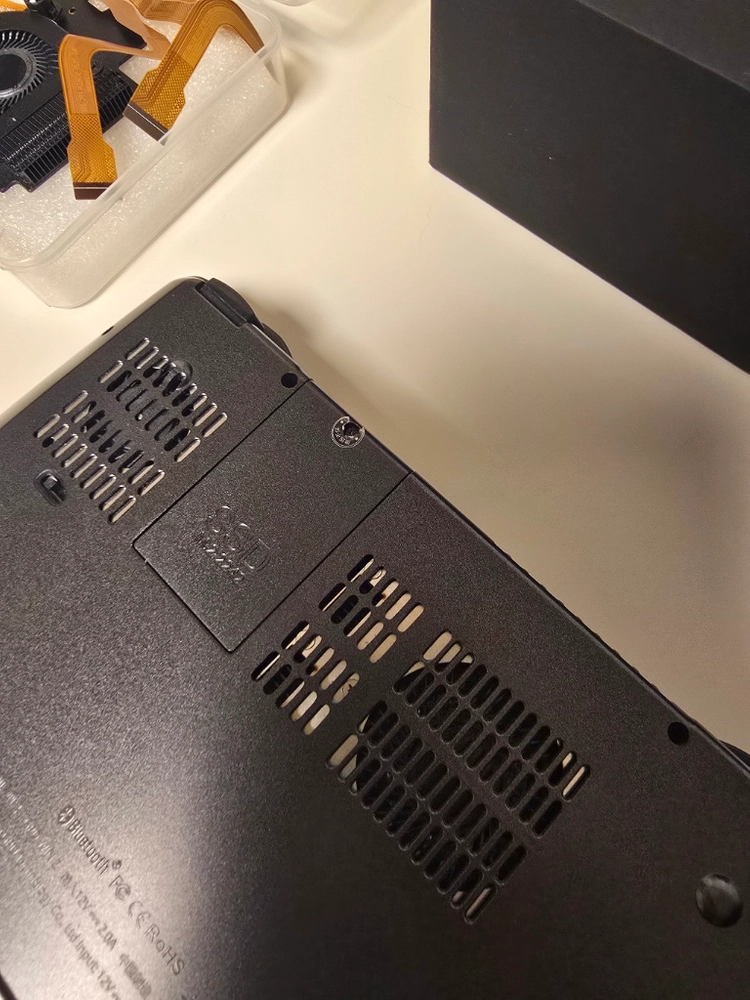 gpd win2 8100y 트레센츠512 이미지