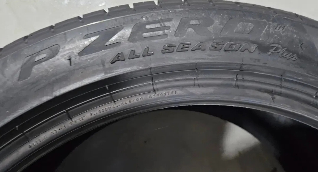 피렐리 피제로 올시즌타이어 255/45R19 2554519 이미지