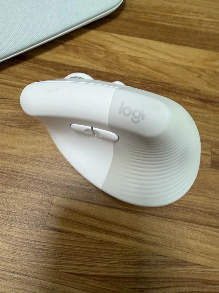 로지텍 인체공학 세트 (ERGO K860 키보드 + MX Lift 버티컬 마우스) 팔아요 이미지
