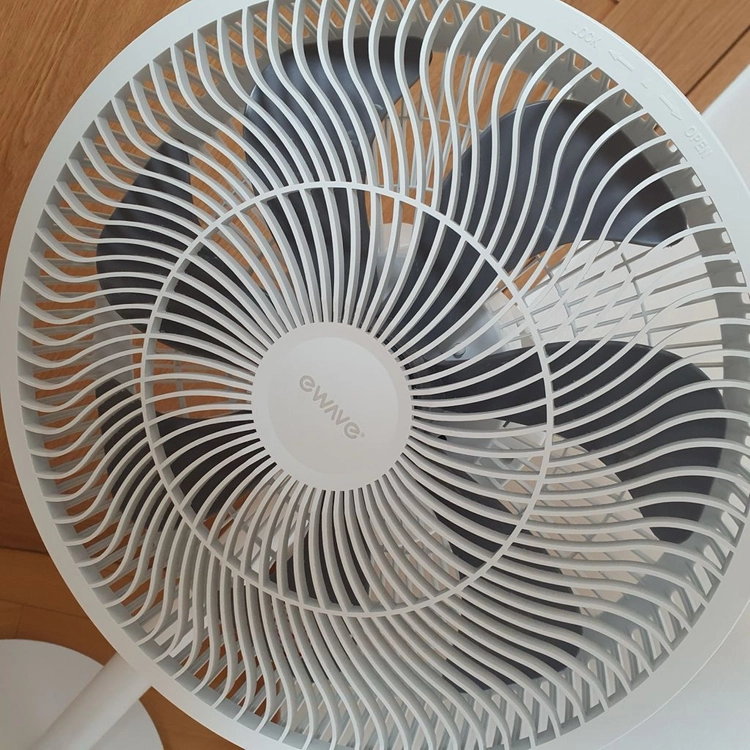 매직쉐프 유선 무선 선풍기 화이트 냉풍 써큘 서큘리모컨, 충전기, 거치대 포함 풀구성사진에서 보시는 것처럼 깔끔한 이미지