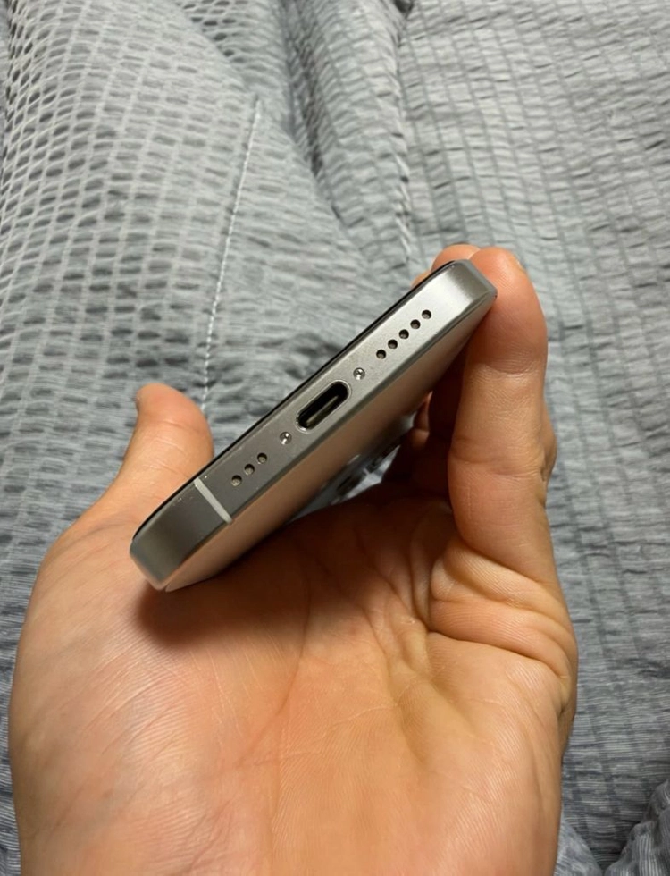 아이폰15pro 화이트 128g 이미지