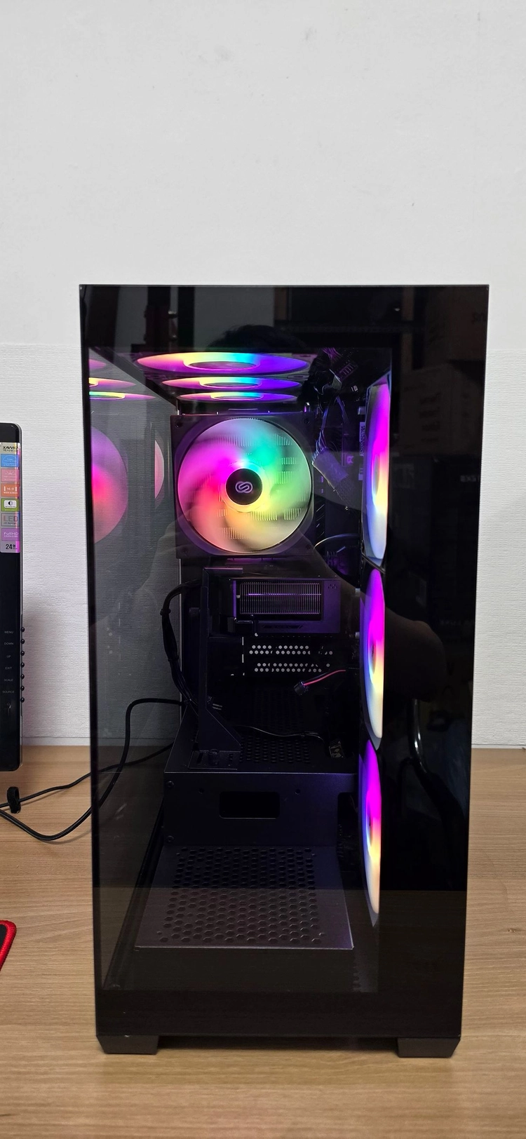 게이밍본체 i5-14600KF/ DDR5 32GB/ RTX5060 8GB/ WD 1TB NVMe 이미지