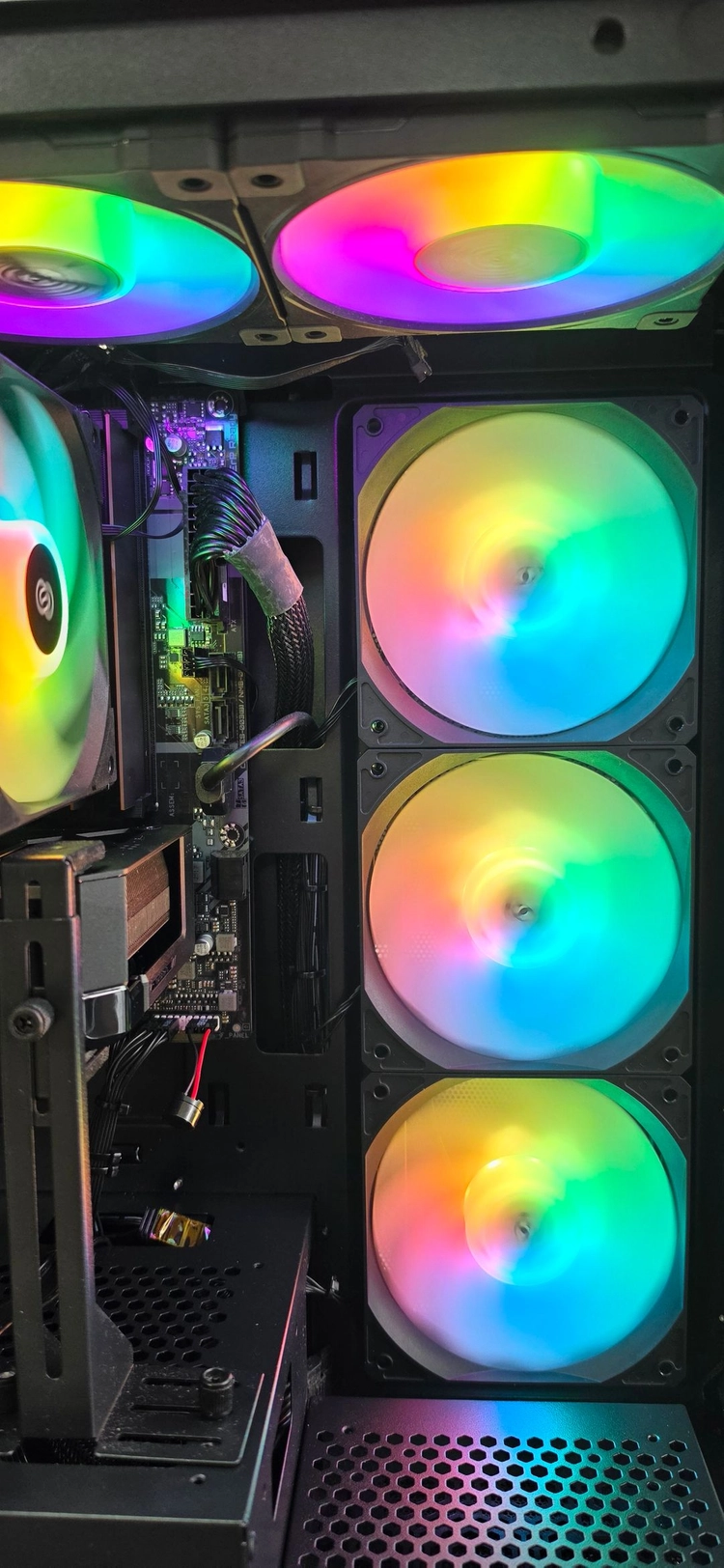 게이밍본체 i5-14600KF/ DDR5 32GB/ RTX5060 8GB/ WD 1TB NVMe 이미지