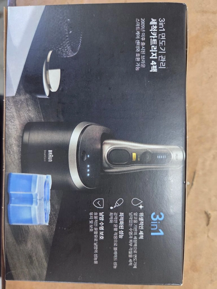 브라운 3in1 면도기 세척카트리지 4팩 이미지