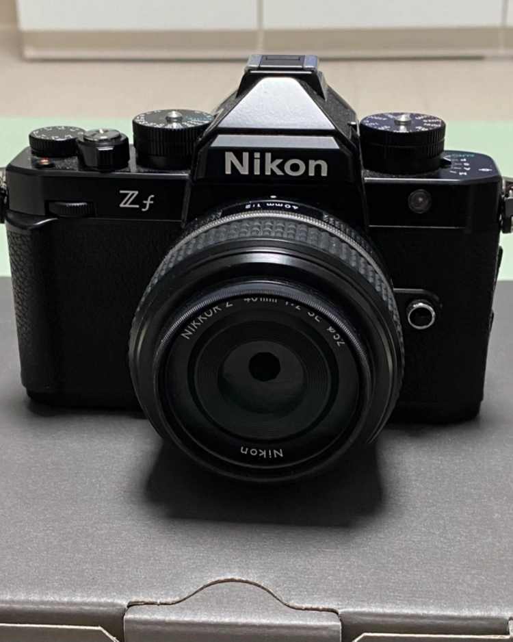 니콘 Zf 40mm f/2 SE Kit 블랙 - 안심되는 중고거래
