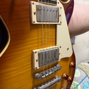 레스폴 스타일 일렉기타 이미지