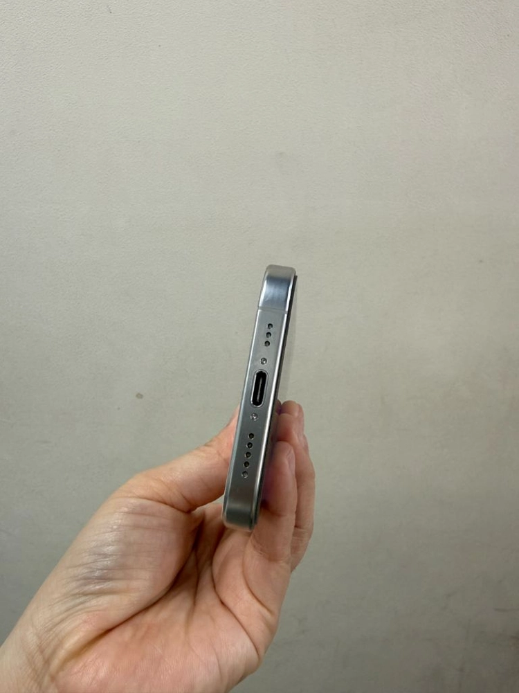 (부산중고폰)아이폰16프로 화이트 128기가 상태최상 판매해요 이미지