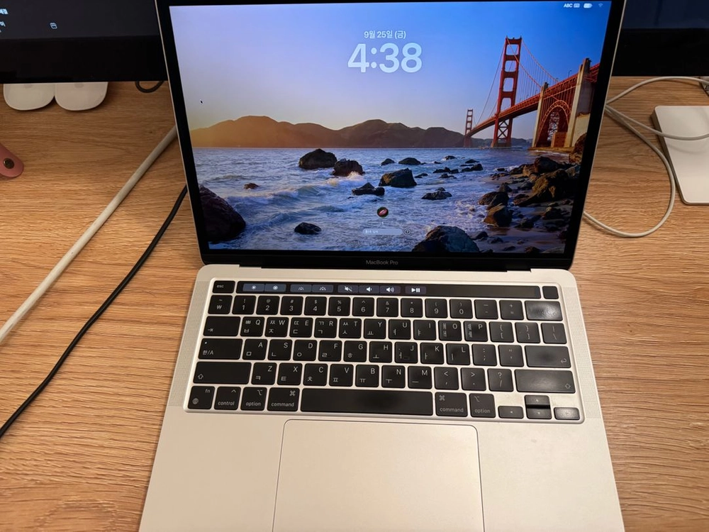 맥북프로 M2 13인치 고사양 16GB / 1TB 모델 판매합니다. 이미지