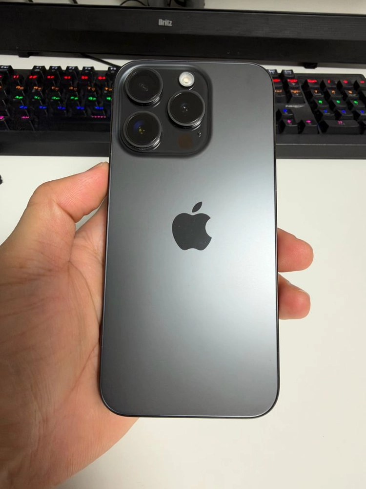 아이폰 15 pro 256GB 블랙 이미지