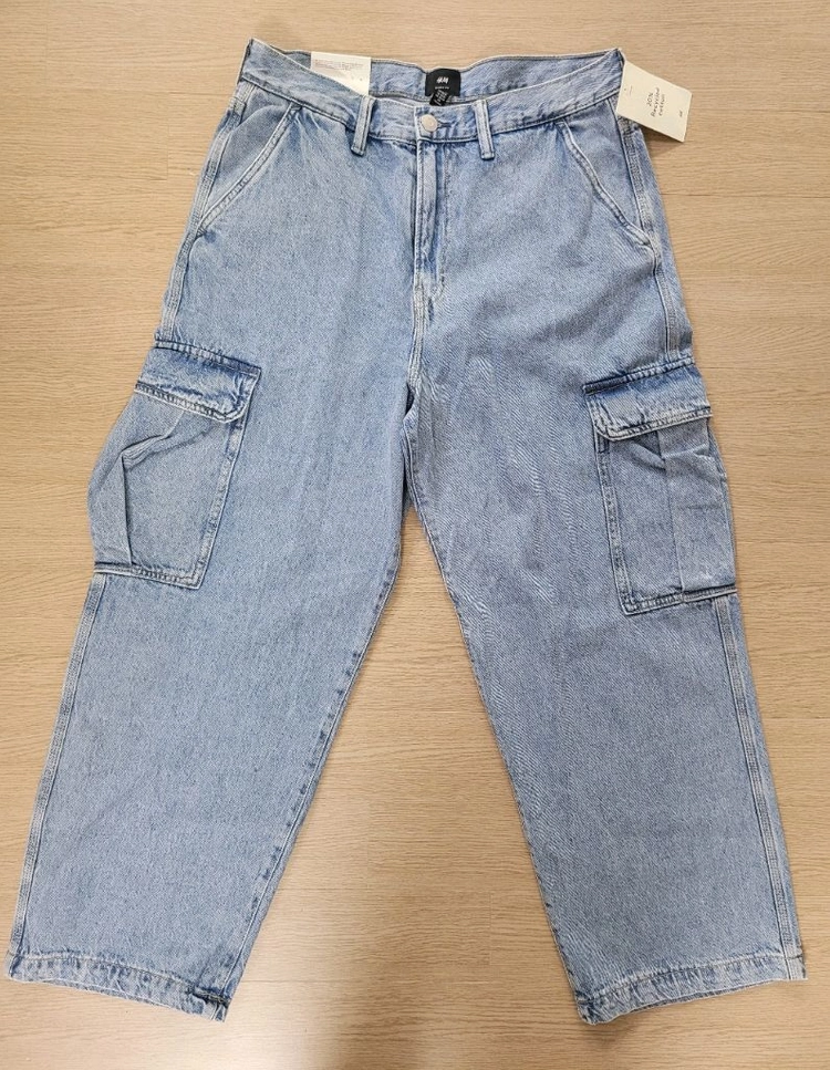H&M 배기핏 카고 청바지 32/30사이즈 새제품 4만원 이미지