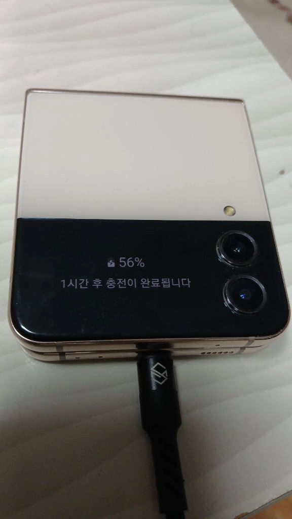 갤럭시 Z 플립4 256G 이미지