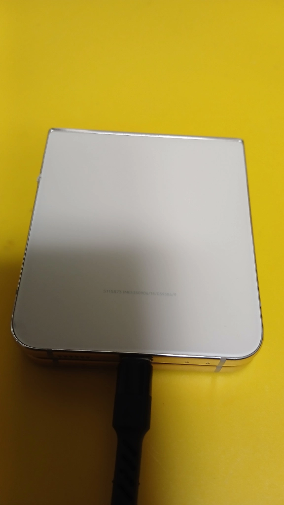 갤럭시 Z 플립4 256G 이미지
