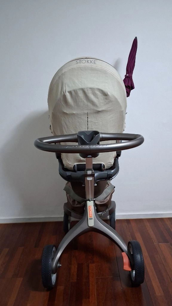 노르웨이산 최고급 명품 럭셔리 디럭스 유모차 스토케 커스텀 파리지엥. 정 정품 양산 + 아가용 가방 포함. 수도권 이미지