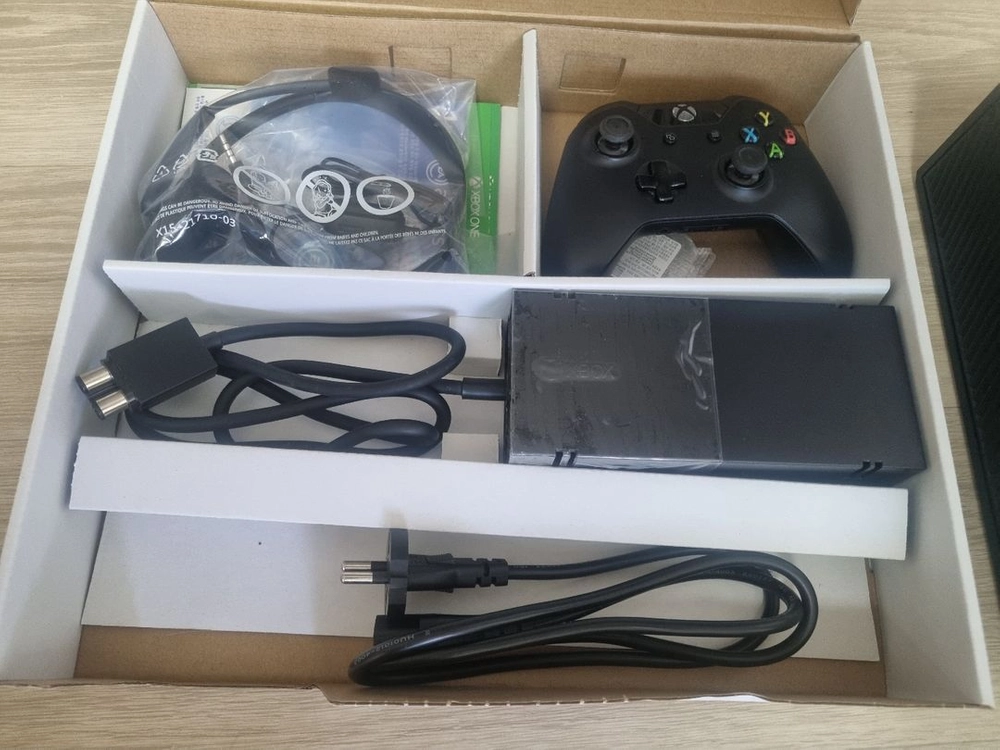 상태좋은 풀박스 XBOX ONE 1TB 이미지