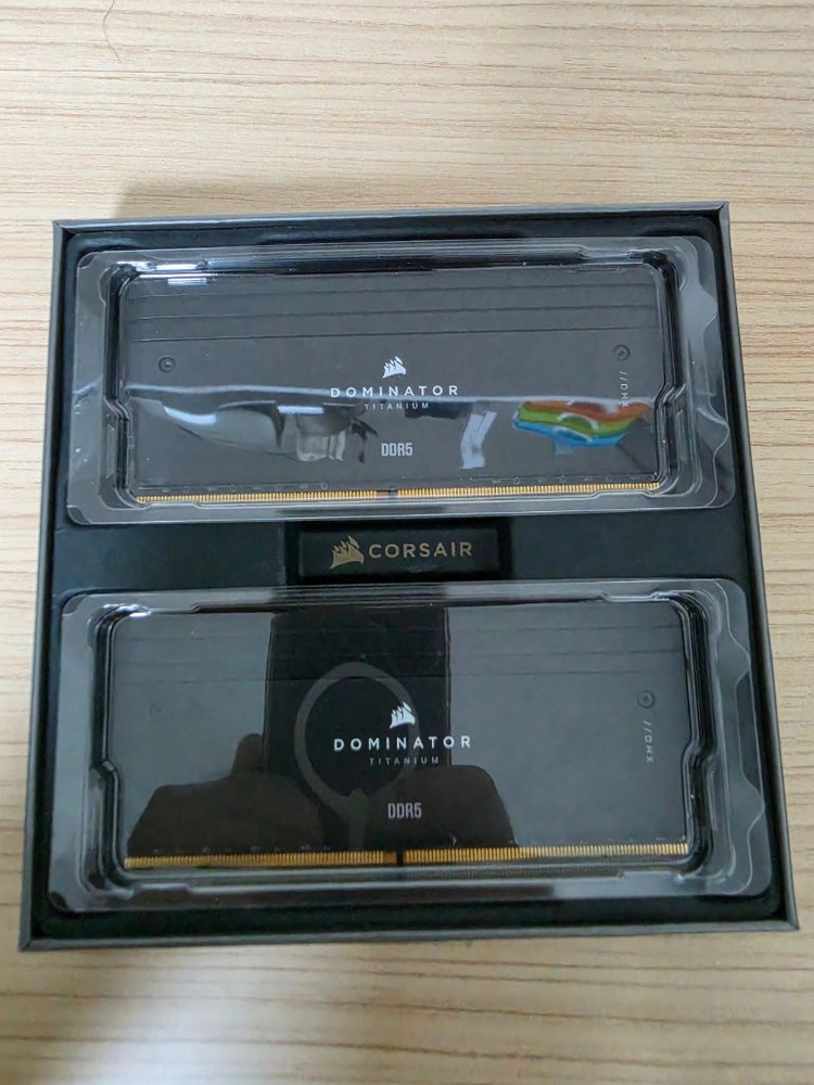 커세어 도미네이터 티타늄 DDR5 96GB 블랙 튜닝램 팝니다 이미지